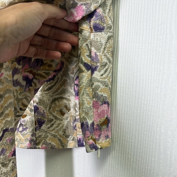 H&M - Purple & Pink Floral Cream Long Sleeve Crew Neck Crop Blouse Size Small - Picture 9 of 11